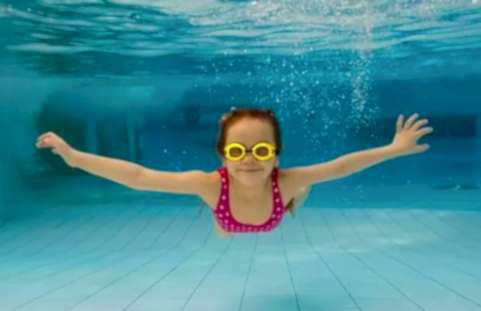 Pool horror: Twins rushed to hospital