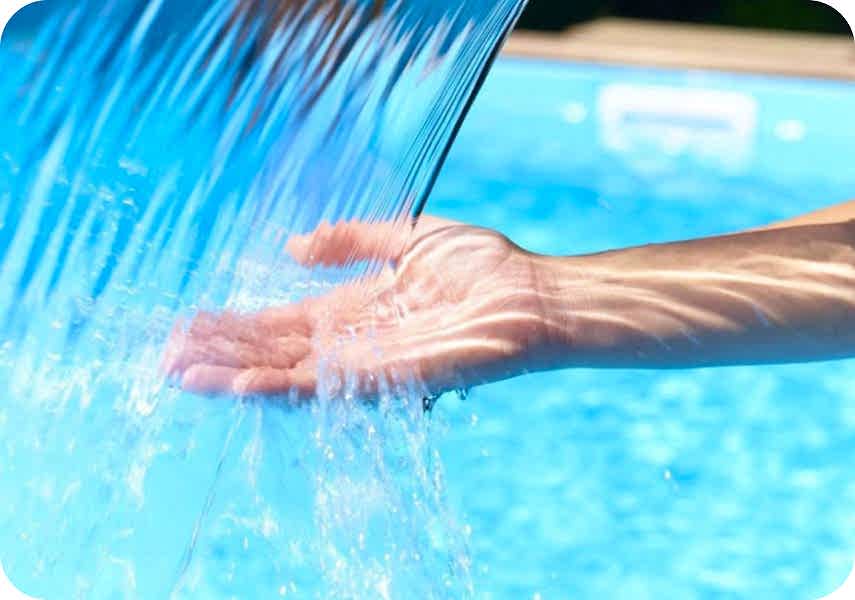 70 hospitalized after chlorine incident at B.C. pool