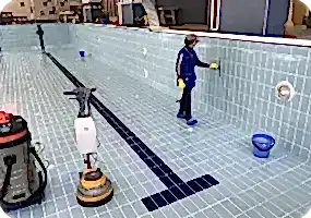Чистка воды в бассейне